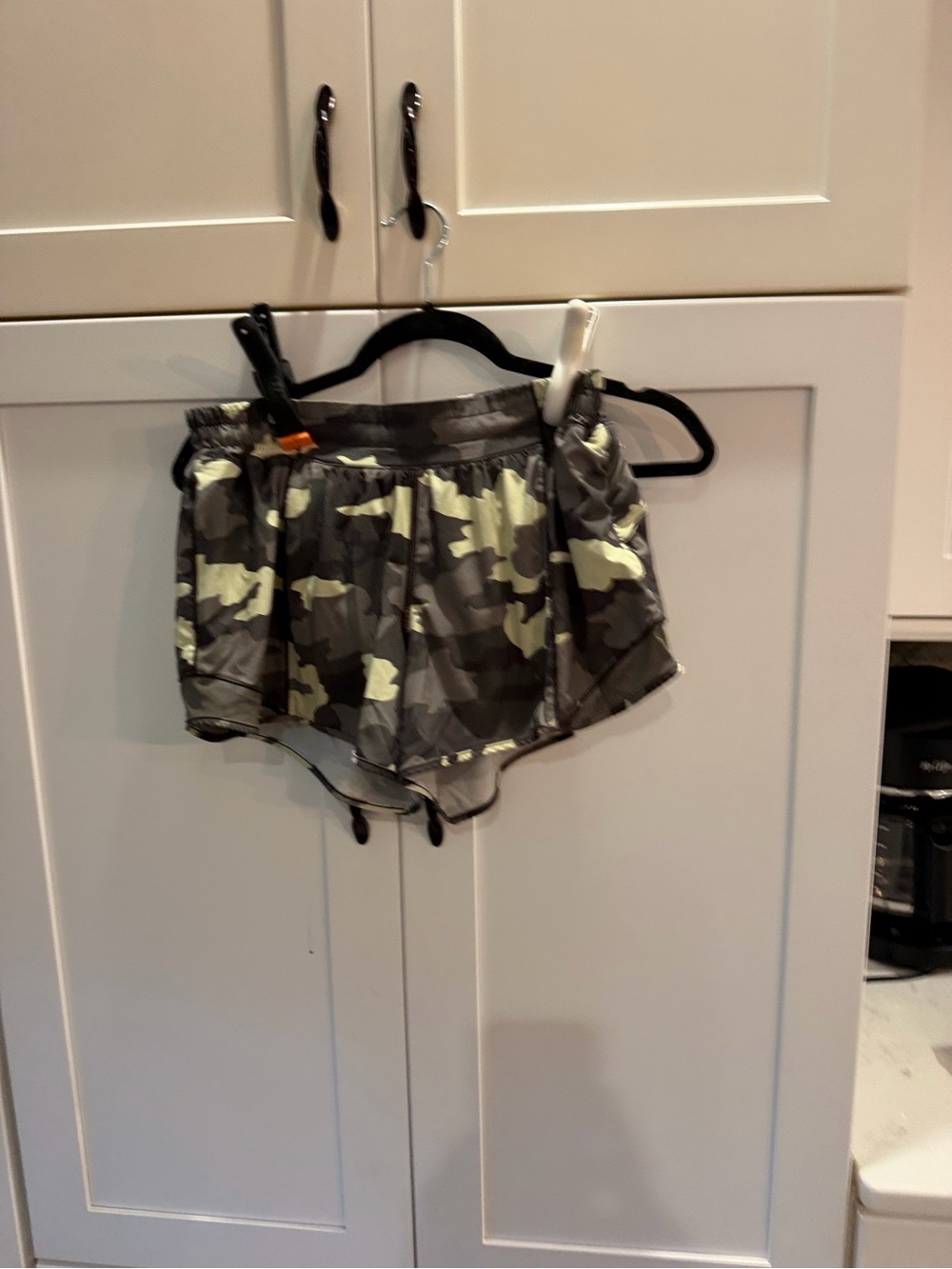 Women's lululemon 10/4” Camouflage Running Shorts - Olive Camo
